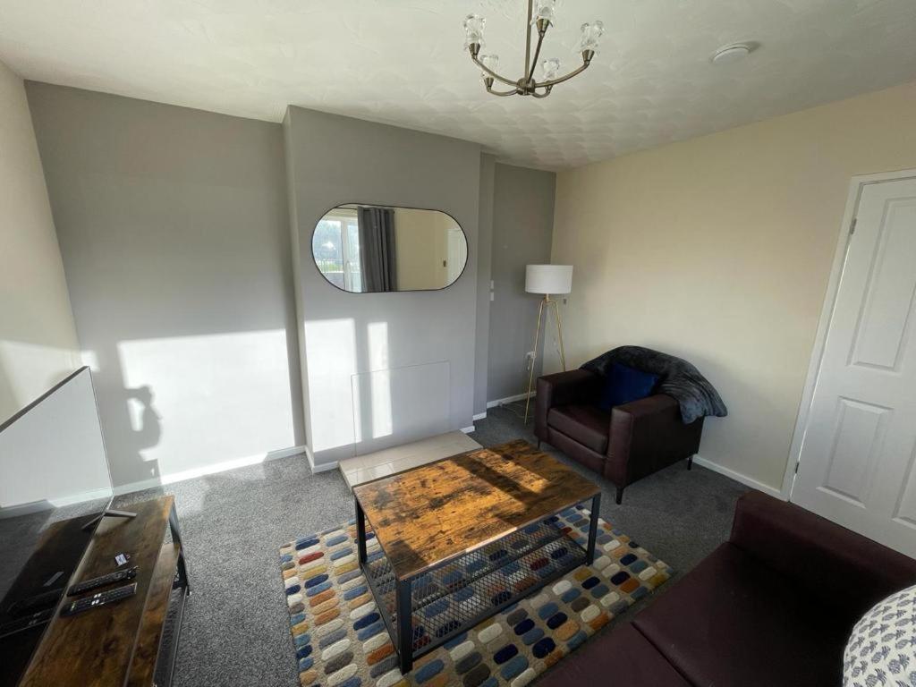 Stunning 3 Bedrooms House With Garden And Free Parking Barnsley Exteriér fotografie