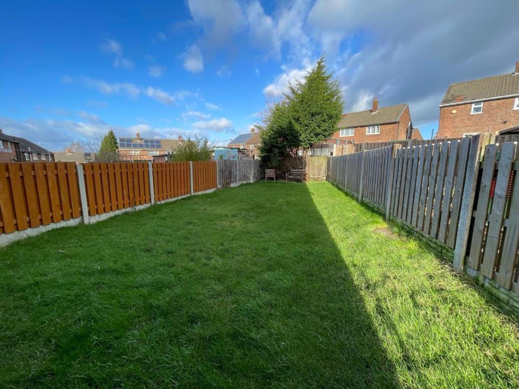 Stunning 3 Bedrooms House With Garden And Free Parking Barnsley Exteriér fotografie