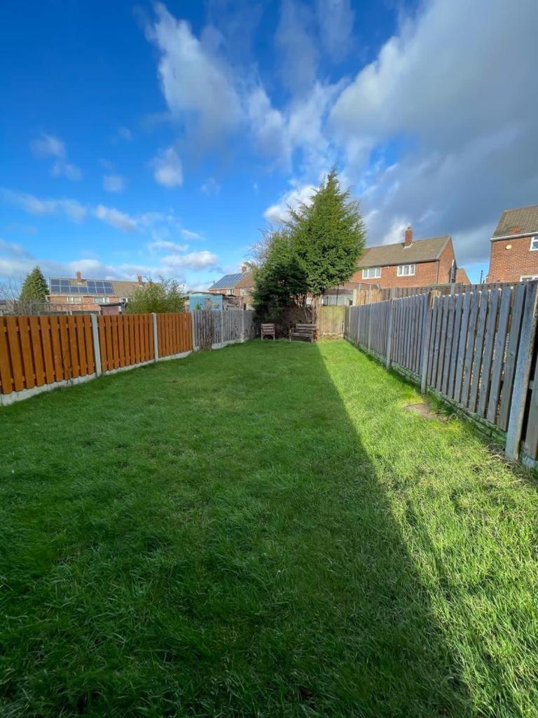 Stunning 3 Bedrooms House With Garden And Free Parking Barnsley Exteriér fotografie