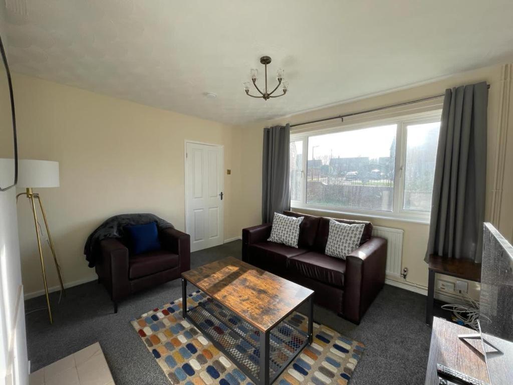 Stunning 3 Bedrooms House With Garden And Free Parking Barnsley Exteriér fotografie