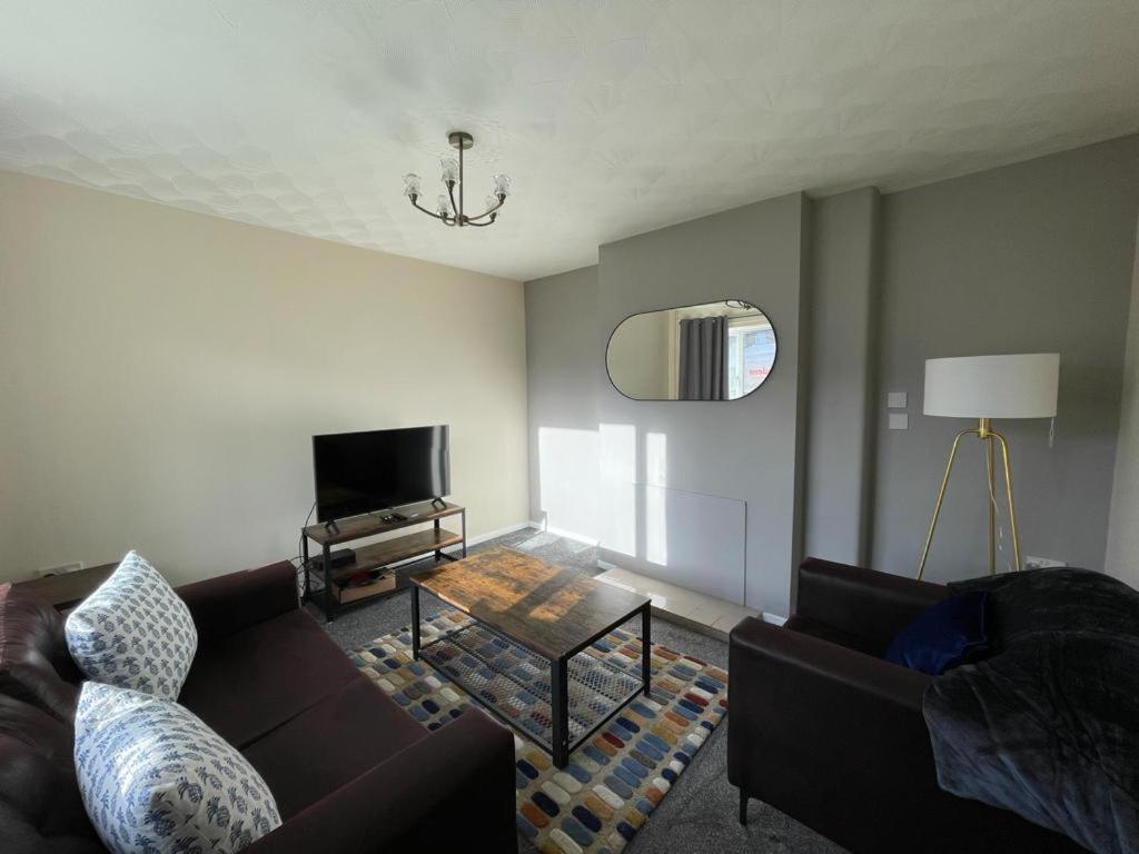 Stunning 3 Bedrooms House With Garden And Free Parking Barnsley Exteriér fotografie